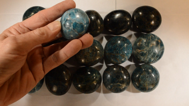 Amazon.com: Rock Your Chakra Blue Apatite Palm Stone 2